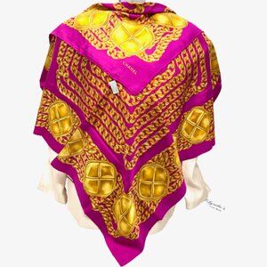 Beautiful CHANEL Itlay made   100%  silk scarf 34"  Pink Gold Chain Logo (36)